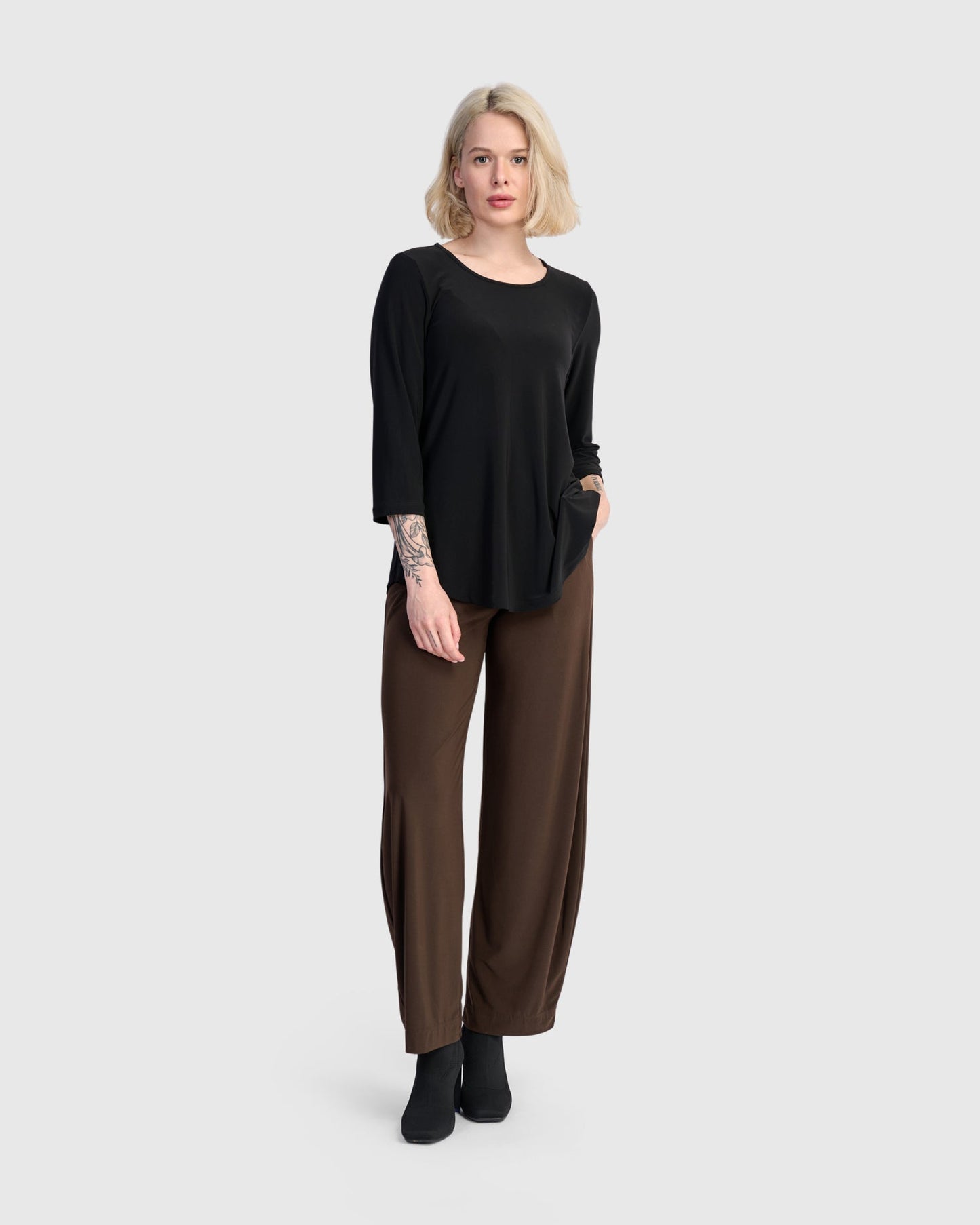 Essential Slinky Crew Top, Black