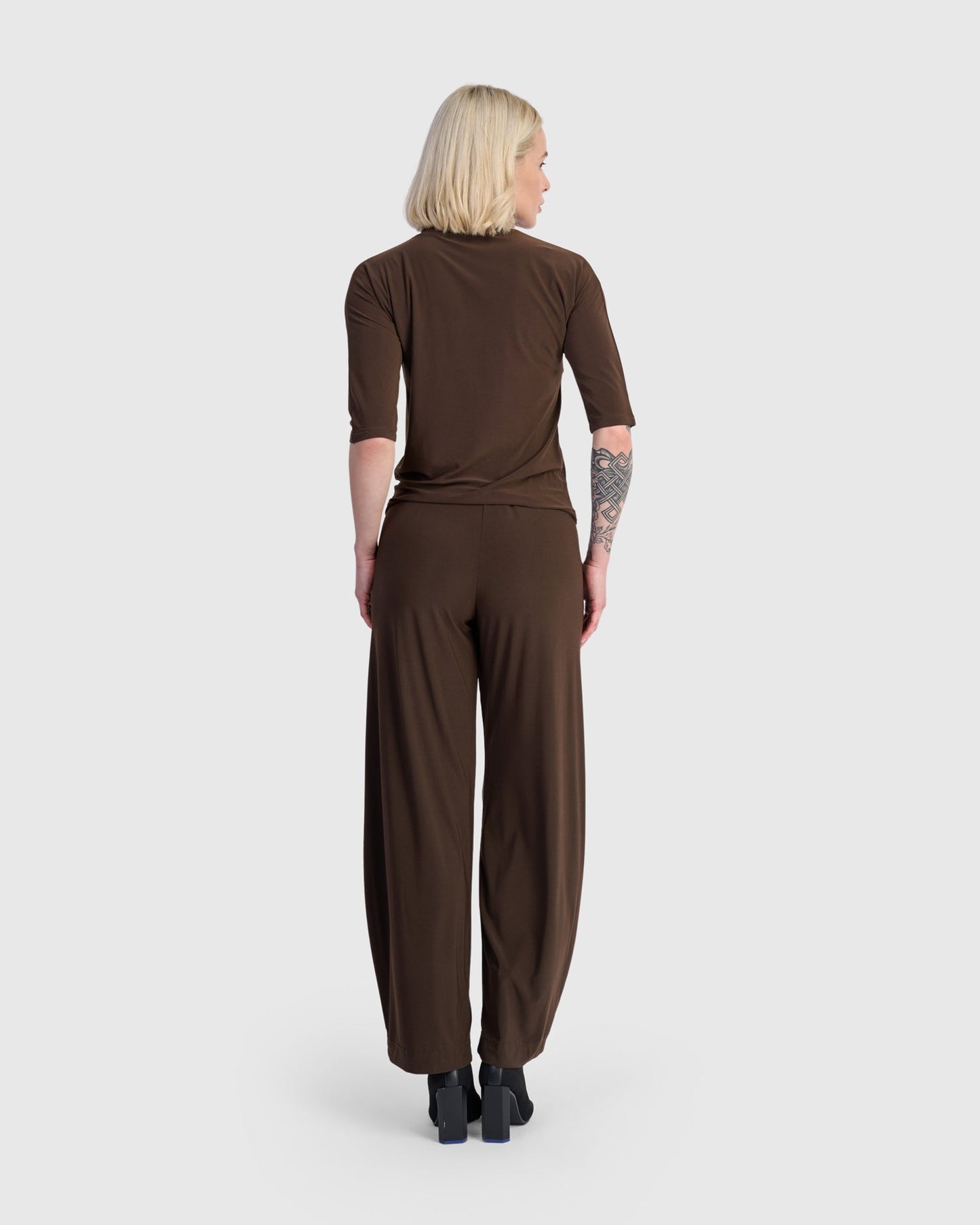 Essential Slinky Mockneck Tee, Sepia
