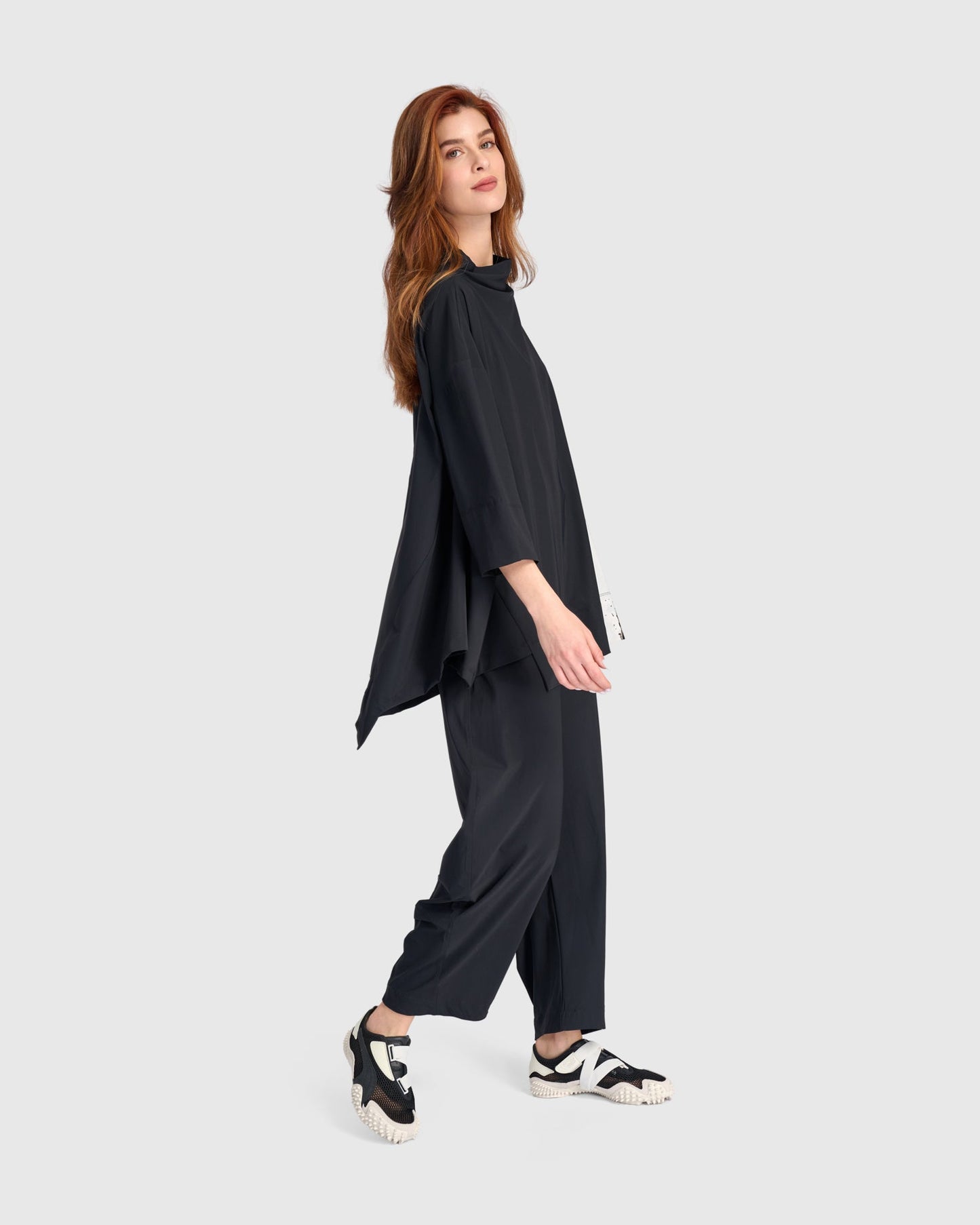 Tekbika Oversized Trapeze Top, Black Graphic